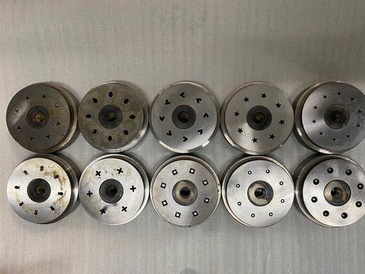 ماشین پردازش خوراک ماهی طراحی شده برای مصرف کار کم و صرفه جویی در انرژی در هنگام تولید تغذیه شناور و غرق شدن ماهی
